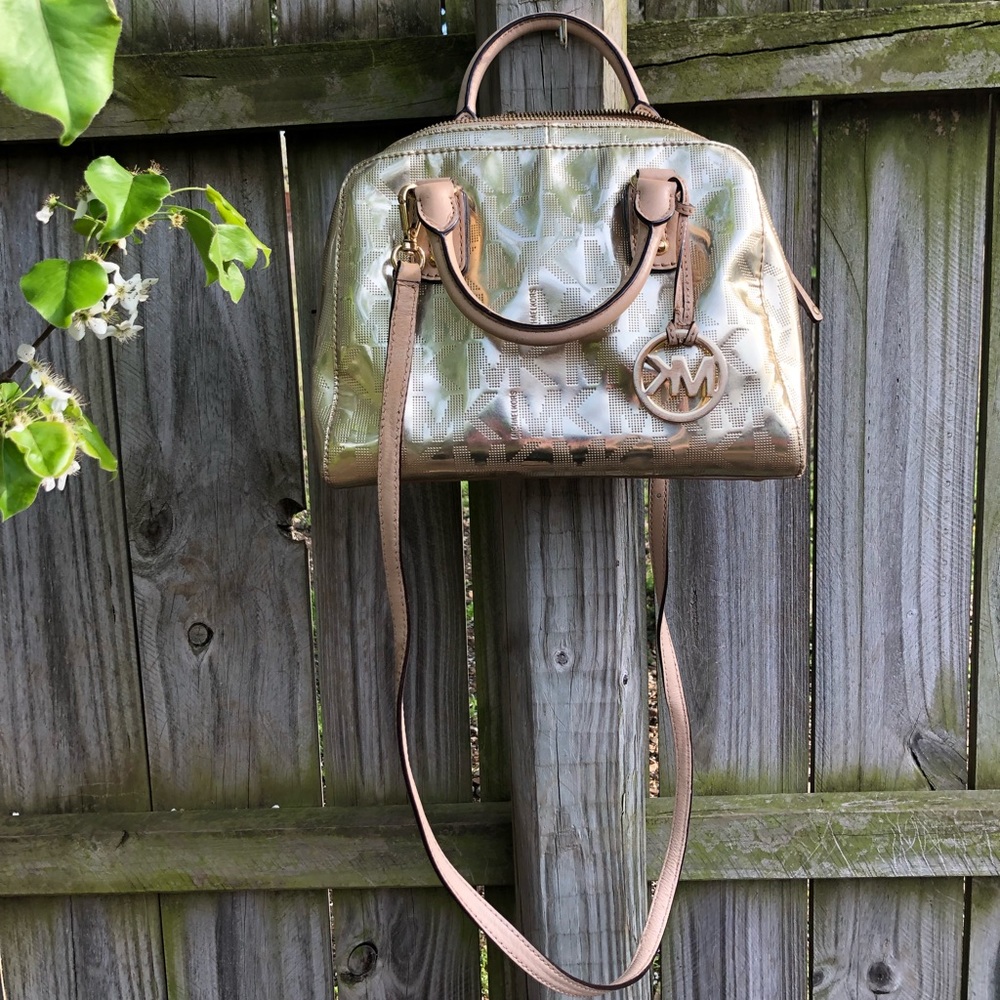 Metallic Gold Michael Kors Bucket Bag - Picture 2 of 8